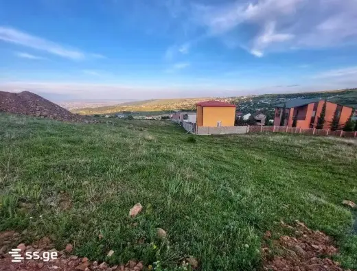 იყიდება, მიწა