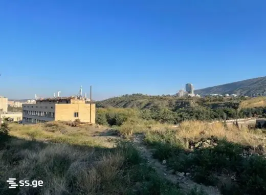 იყიდება, მიწა