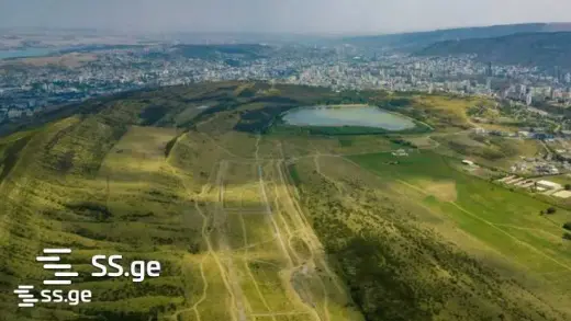 იყიდება, მიწა