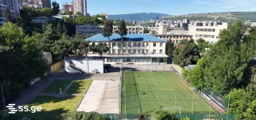 იყიდება, მიწა