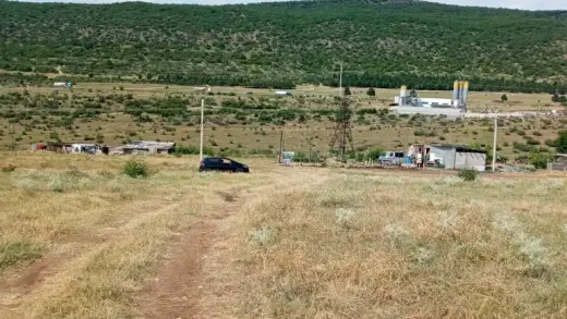 იყიდება, მიწა
