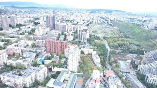 იყიდება, მიწა