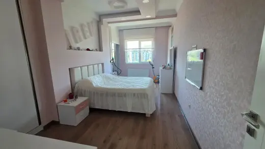 იყიდება, ბინა