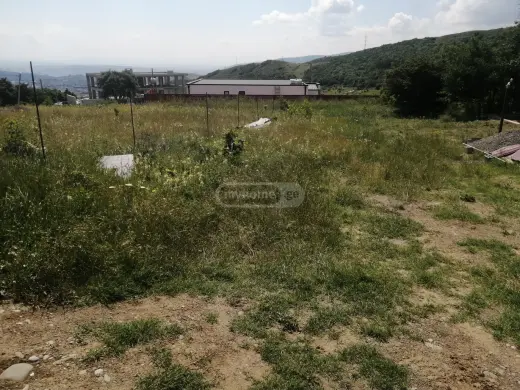 იყიდება, მიწა