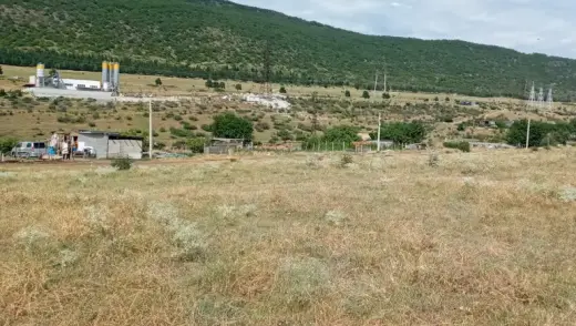 იყიდება, მიწა