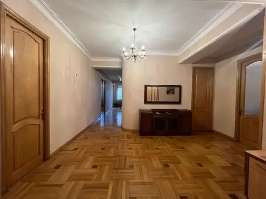 იყიდება, ბინა