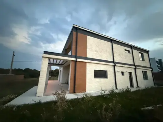 იყიდება, კერძო სახლი