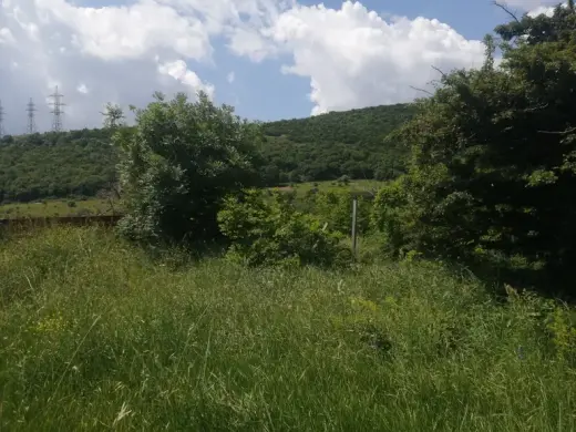 იყიდება, მიწა