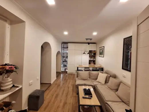 იყიდება, ბინა