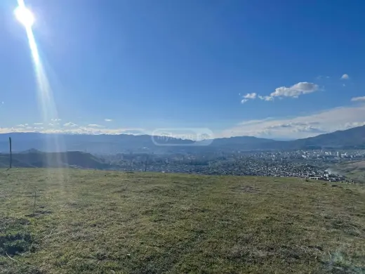 იყიდება, მიწა