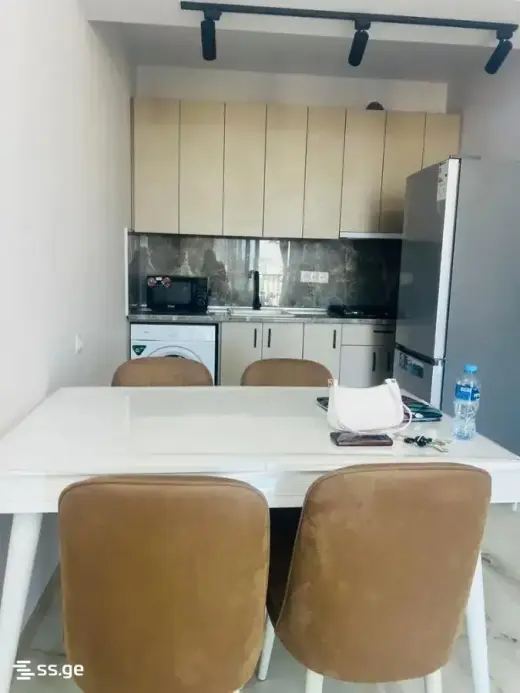 ქირავდება, ბინა