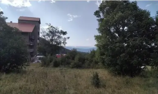 იყიდება, მიწა