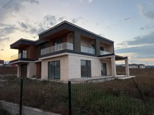 იყიდება, კერძო სახლი