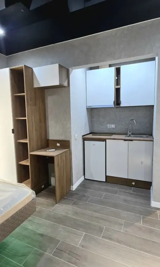 იყიდება, სასტუმრო