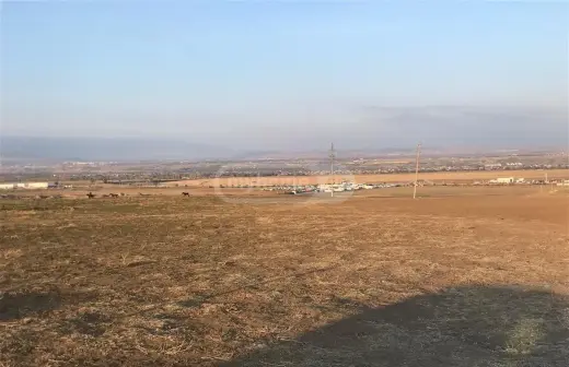 იყიდება, მიწა