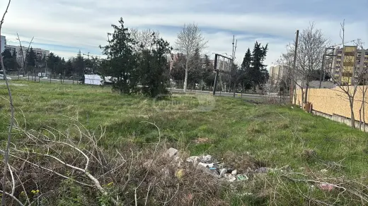 იყიდება, მიწა
