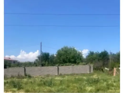 იყიდება, მიწა