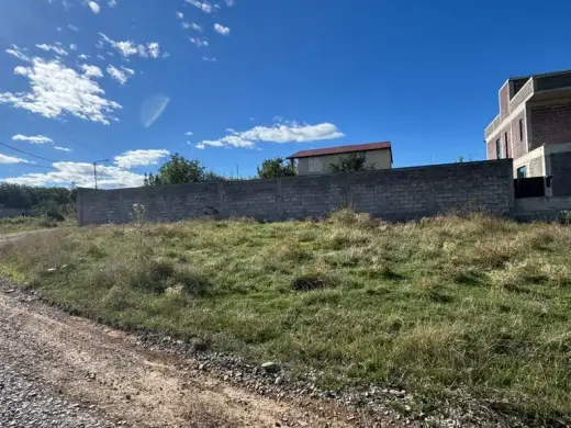 იყიდება, მიწა