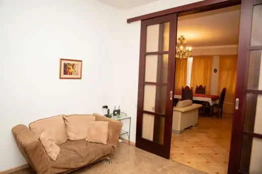 იყიდება, ბინა