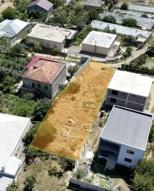 იყიდება, მიწა