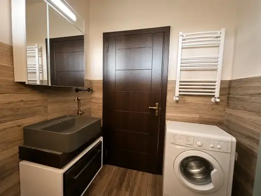 იყიდება, აგარაკი