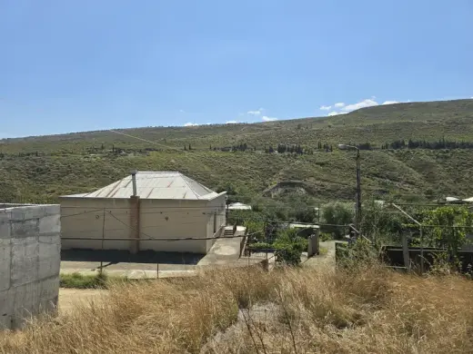 იყიდება, მიწა